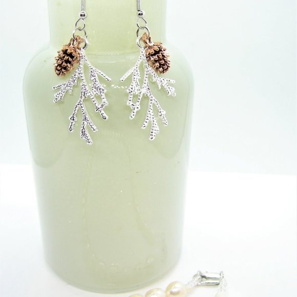 Natural Pearl Necklace and Woodland Earrings Set Wedding Jewelry for Bride - Picture 10 of 12